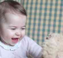 Мрежата има снимки на бебе Шарлот - дъщеря на принц Уилям