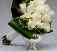Булчински букет от бели рози