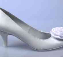 Сватбени обувки с нисък ток