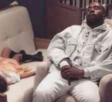 Kanye West и север бебето спи в магазина