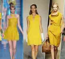 Къса жълта рокля