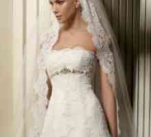 Lace сватбена рокля