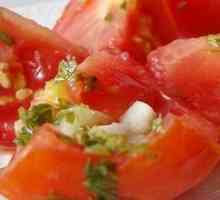 Солени домати с чесън и билки