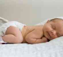 Мога ли новородено да спи по корем?