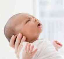 Обиколката на главата на бебето до една година