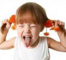 Защо едно дете стърчи езика си?