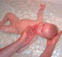 Правила и съвети за къпане на новородено бебе