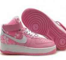 Pink Nike маратонки