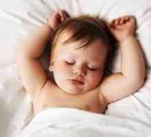 Колко бебето спи в 6 месеца?