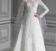 Сватбена рокля с дантелени ръкави