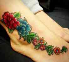Татуировка цветя на крака