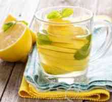 Вода с лимон на гладно - ползите и вредите