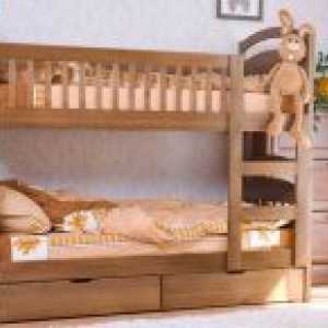 Двуетажно легло, изработени от дърво