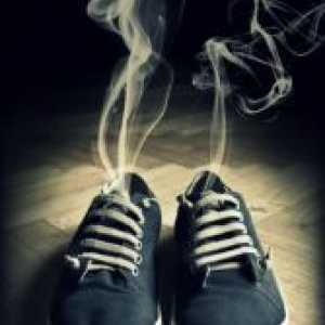 Как да се отървете от миризмата на обувки?