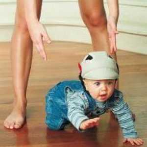 Как да научим бебето да пълзи?