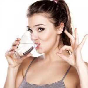 Как да се пие вода, за да отслабнете - 7 правила