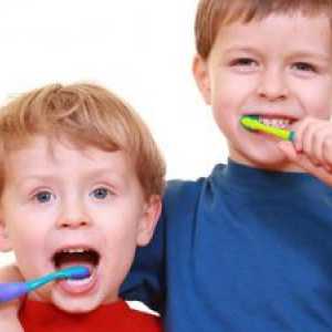 Как да си миете зъбите на децата?