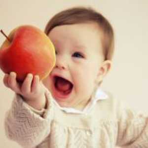 Какво плодове може да бъде дете на 11 месеца?