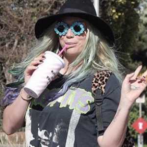 Kesha получите свобода, ако публично се извинява