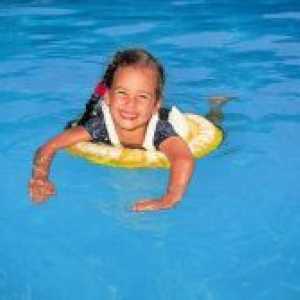 Уроци по плуване деца
