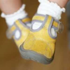 Обувки за бебета до една година
