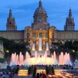 Пеещи фонтани в Барселона