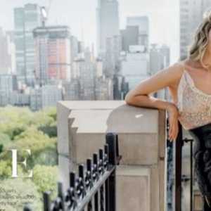 Роузи Хънтингтън-Уайтли се появи на корицата на Vogue Thai