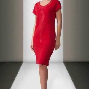 От това, което да носи червена рокля - комбинация от аксесоари и обувки