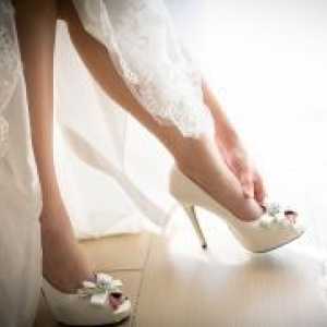 Сватбени обувки с високи токчета