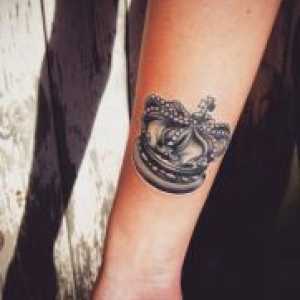 Татуировка на ръката си корона