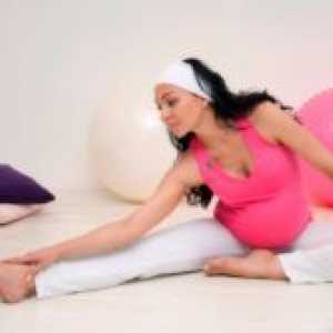Упражнения за бременни жени на Fitball