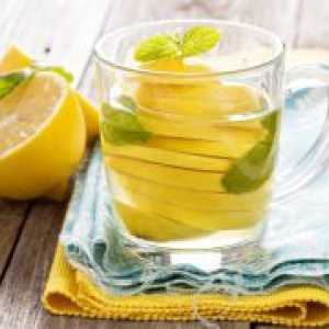 Вода с лимон на гладно - ползите и вредите