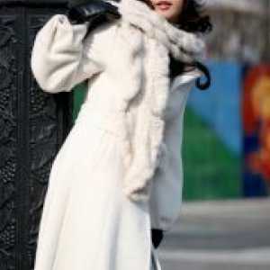 Жена зимно палто